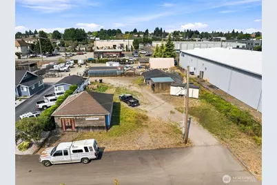 1642 3rd Street, Enumclaw, WA 98022 - Photo 1