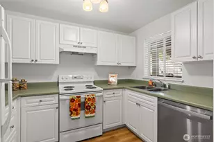 23339 Cedar Way, Mountlake Terrace, WA 98043 - Photo 18