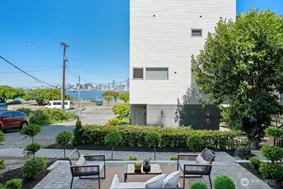 4011 SW Maryland Place, Seattle, WA 98116 - Photo 4
