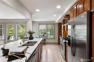 4423 Phinney Ave N, Seattle, WA 98103 - Photo 8
