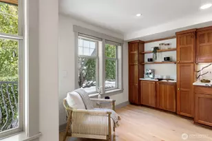 4423 Phinney Ave N, Seattle, WA 98103 - Photo 10