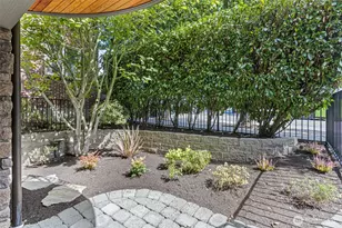 4423 Phinney Ave N, Seattle, WA 98103 - Photo 26