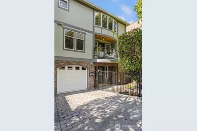 4423 Phinney Avenue N #F, Seattle, WA 98103 - Photo 1