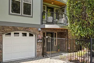 4423 Phinney Ave N, Seattle, WA 98103 - Photo 1