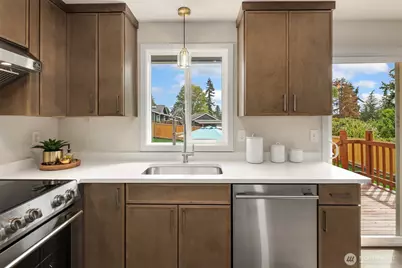 10125 NE 202nd St, Bothell, WA 98011 - Photo 12