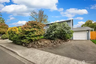 10125 NE 202nd St, Bothell, WA 98011 - Photo 32