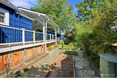 10532 Evanston Avenue N, Seattle, WA 98133 - Photo 40