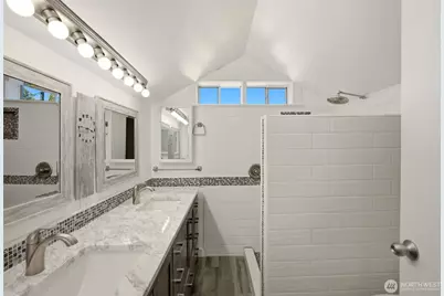 10532 Evanston Avenue N, Seattle, WA 98133 - Photo 24