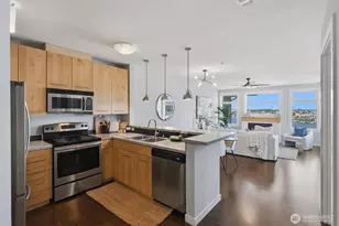 655 Crockett St, Seattle, WA 98109 - Photo 8