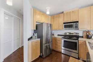 655 Crockett St, Seattle, WA 98109 - Photo 10
