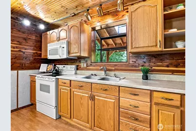 71509 NE Old Cascade Highway, Skykomish, WA 98288 - Photo 14