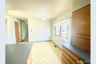 610 SW Front Avenue, Castle Rock, WA 98611 - Photo 6