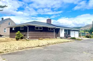 610 SW Front Ave, Castle Rock, WA 98611 - Photo 1