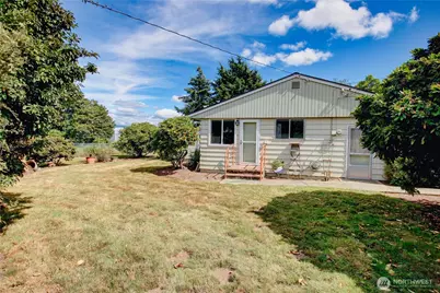 17483 Peterson Road, Burlington, WA 98233 - Photo 4
