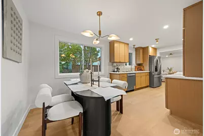16301 Wallingford Avenue N, Shoreline, WA 98133 - Photo 8