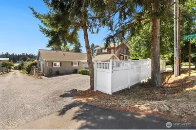 10671 NE West Kingston Road, Kingston, WA 98346 - Photo 2