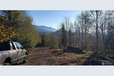 365 Xx Cumberland Ridge Road SE, Enumclaw, WA 98022 - Photo 4