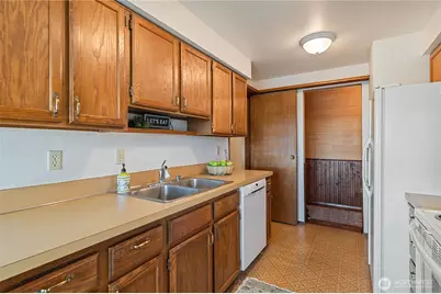 3350 Narrows View Lane NE #203, Bremerton, WA 98310 - Photo 12