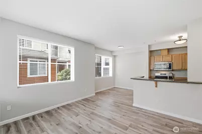 560 225th Lane NE #B101, Sammamish, WA 98074 - Photo 10