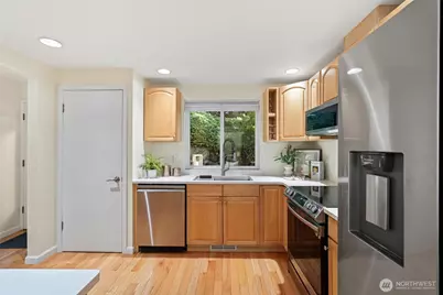 3506 108th Place NE #31-1, Bellevue, WA 98004 - Photo 16