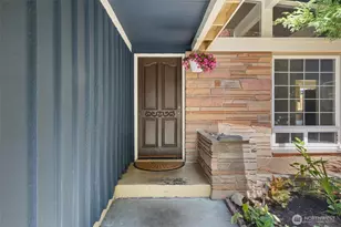 1216 N 172nd St, Shoreline, WA 98133 - Photo 2