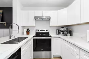 17300 91st Ave NE, Bothell, WA 98011 - Photo 2