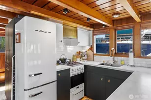 3308 Fuhrman Ave E, Seattle, WA 98102 - Photo 8