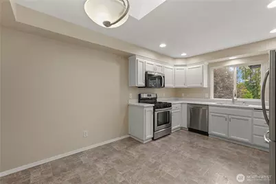 2210 Grade Road #2, Lake Stevens, WA 98258 - Photo 10