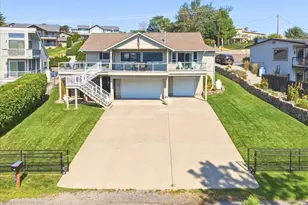 75 Coral St, Manson, WA 98831 - Photo 2