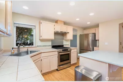 4311 NE 9th Place, Renton, WA 98059 - Photo 8