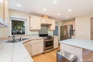 4311 NE 9th Pl, Renton, WA 98059 - Photo 8