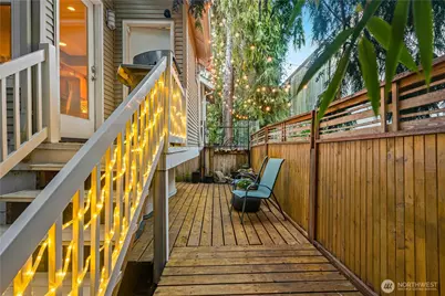 9406 Linden Avenue N #B, Seattle, WA 98103 - Photo 28