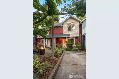 9406 Linden Avenue N #B, Seattle, WA 98103 - Photo 2