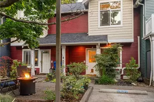 9406 Linden Ave N, Seattle, WA 98103 - Photo 2