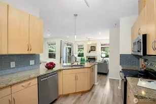 595 241st Ln SE, Sammamish, WA 98074 - Photo 12