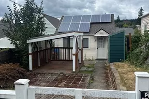 913 Charlotte Ave W, Bremerton, WA 98312 - Photo 2
