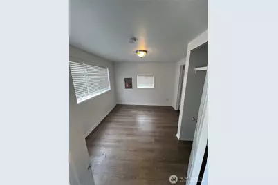 913 Charlotte Avenue W, Bremerton, WA 98312 - Photo 4