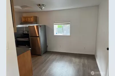 913 Charlotte Avenue W, Bremerton, WA 98312 - Photo 6