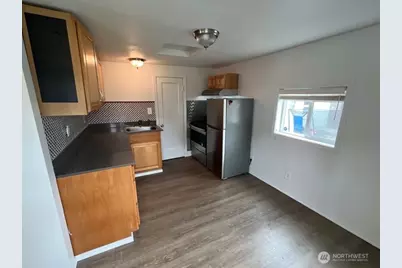 913 Charlotte Avenue W, Bremerton, WA 98312 - Photo 8