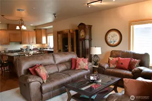 113 E Raymond St, Chelan, WA 98816 - Photo 4