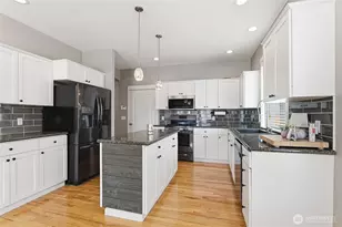 10411 178th Ave E, Bonney Lake, WA 98391 - Photo 10