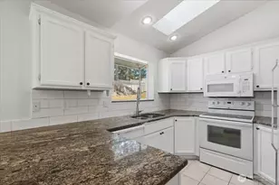 14016 SE 156th Ct, Renton, WA 98058 - Photo 8