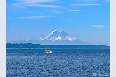 5216 Rockaway Beach Road NE, Bainbridge Island, WA 98110 - Photo 2