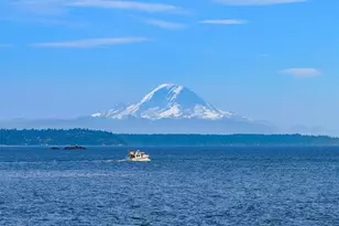 5216 Rockaway Beach Rd NE, Bainbridge Island, WA 98110 - Photo 2