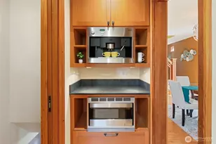 2217 Federal Ave E, Seattle, WA 98102 - Photo 14