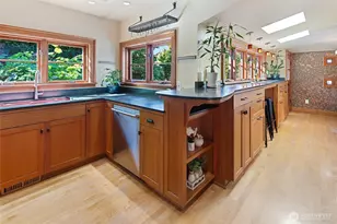 2217 Federal Ave E, Seattle, WA 98102 - Photo 12