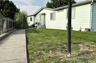 330 W 5th St, Waitsburg, WA 99361 - Photo 2