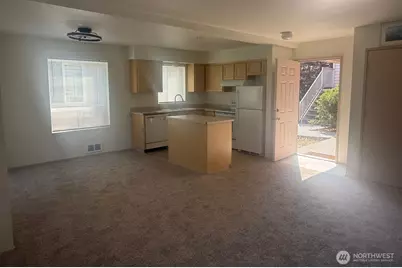 3208 Rockefeller Avenue #A, Everett, WA 98201 - Photo 2
