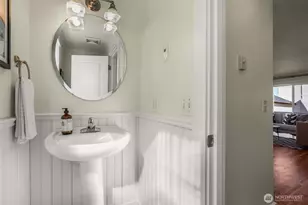 8846 Midvale Ave N, Seattle, WA 98103 - Photo 10
