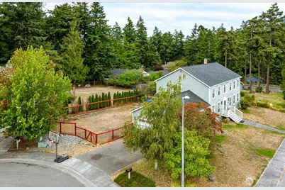 1270 SW 4th Avenue, Oak Harbor, WA 98277 - Photo 2